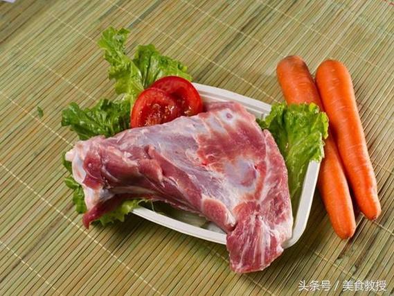 炖排骨总发柴？学会这2招，排骨软烂脱骨、肉滑嫩不塞牙！